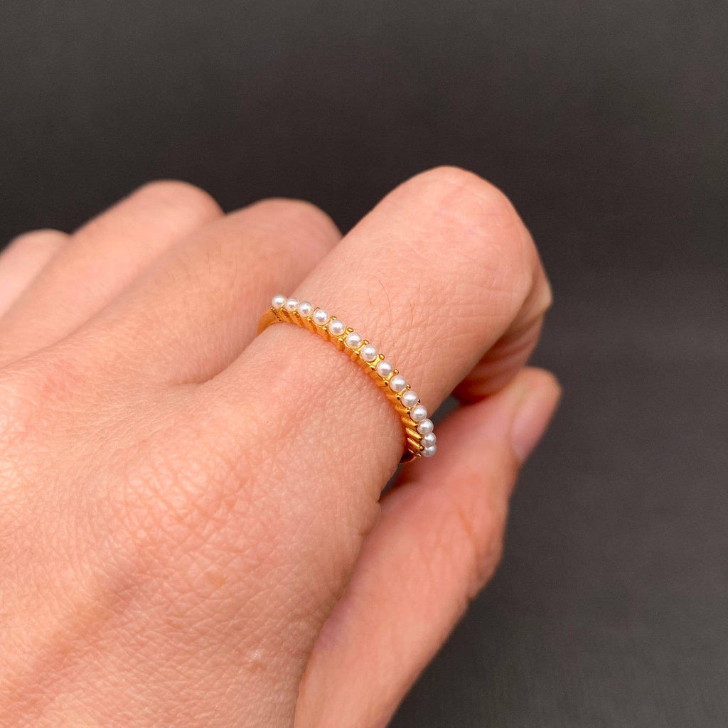 Small Pearl Inlaid 18K Gold Plated Stainless Steel Ring -FGS