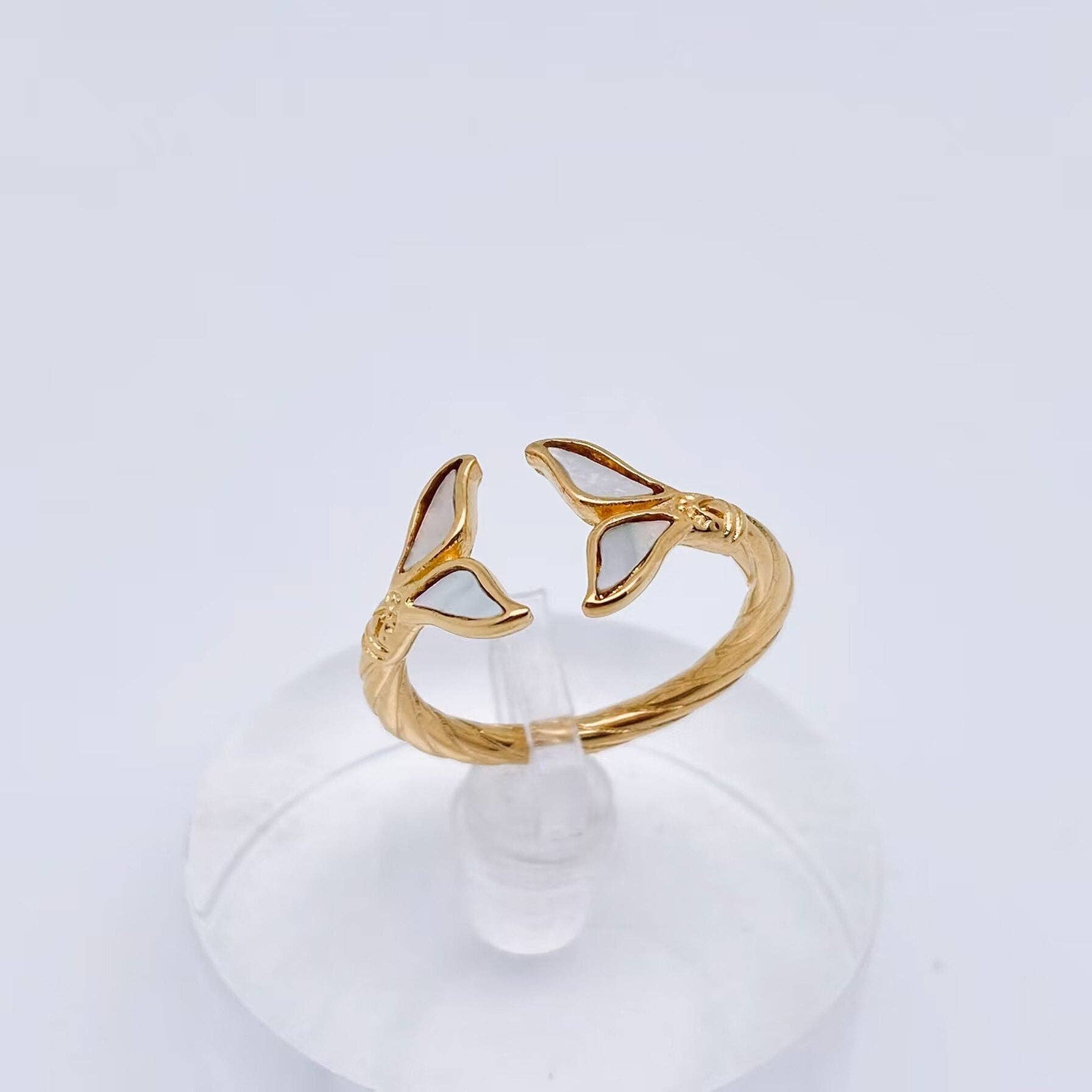 Inlaid Shell Fishtail Stainless Steel Ring